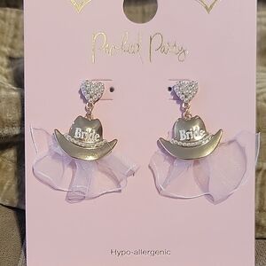 NWT Adorable Packed Party cowgirl Bride earrings.
